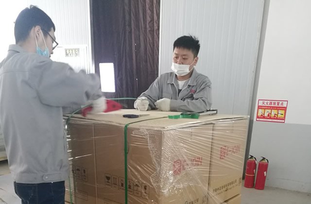 秋十月 易久伺服壓機忙碌發(fā)貨季